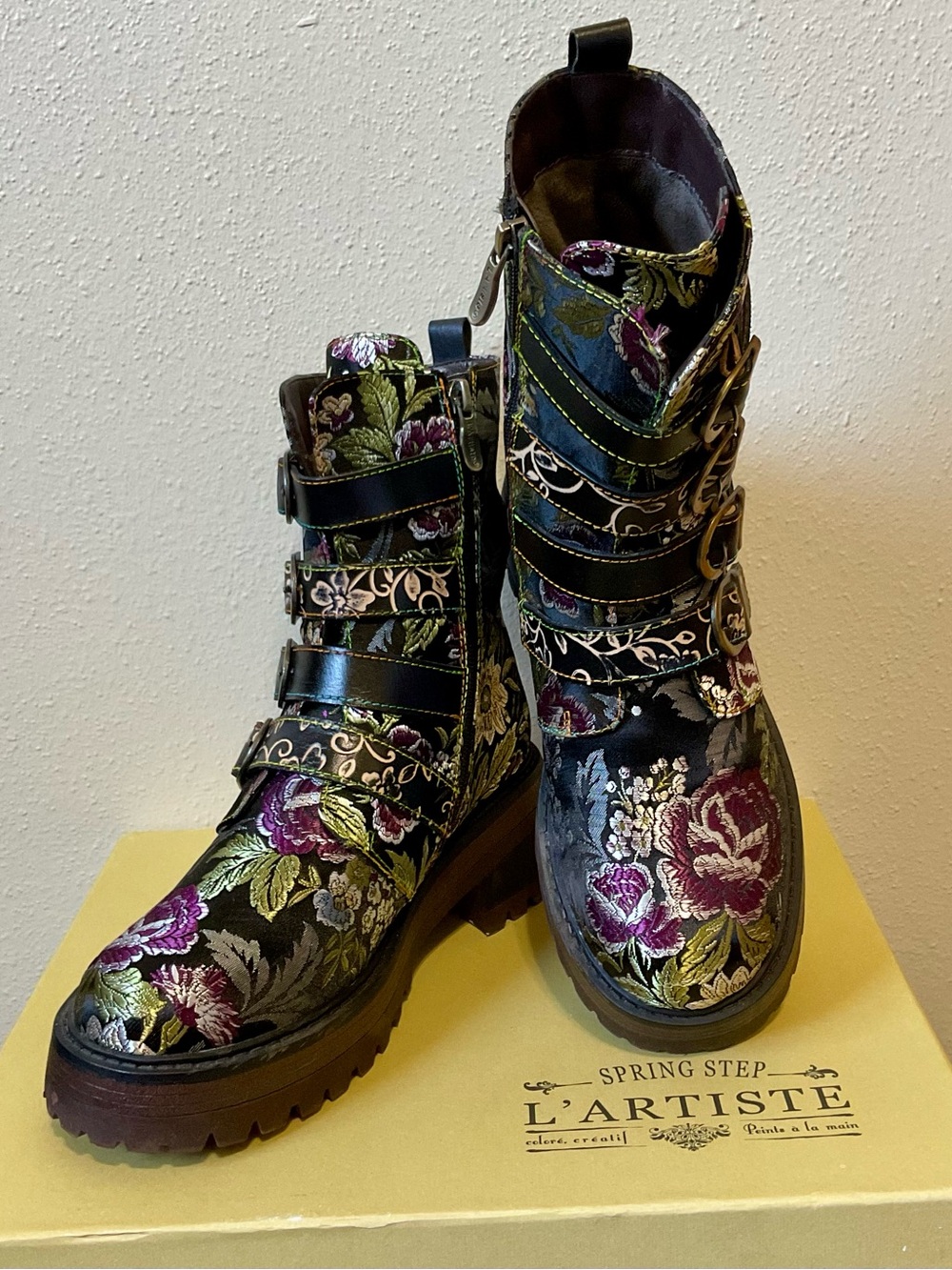 L'Artiste Women's Haruko Embroidered Boots